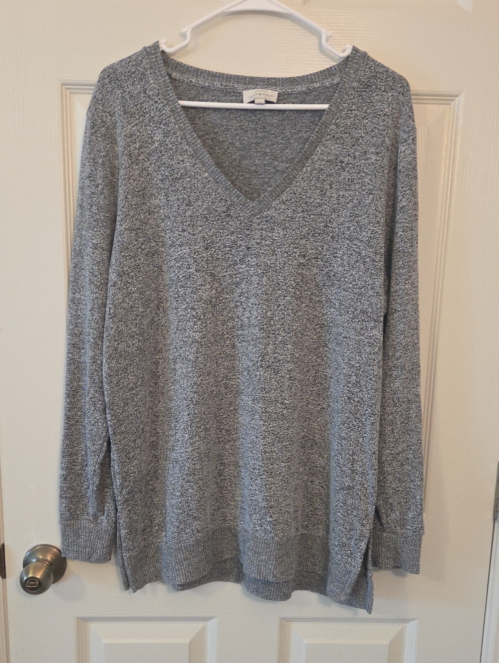 Lucky Brand Women's V-Neck Sweater in Heather Gray Size Large
